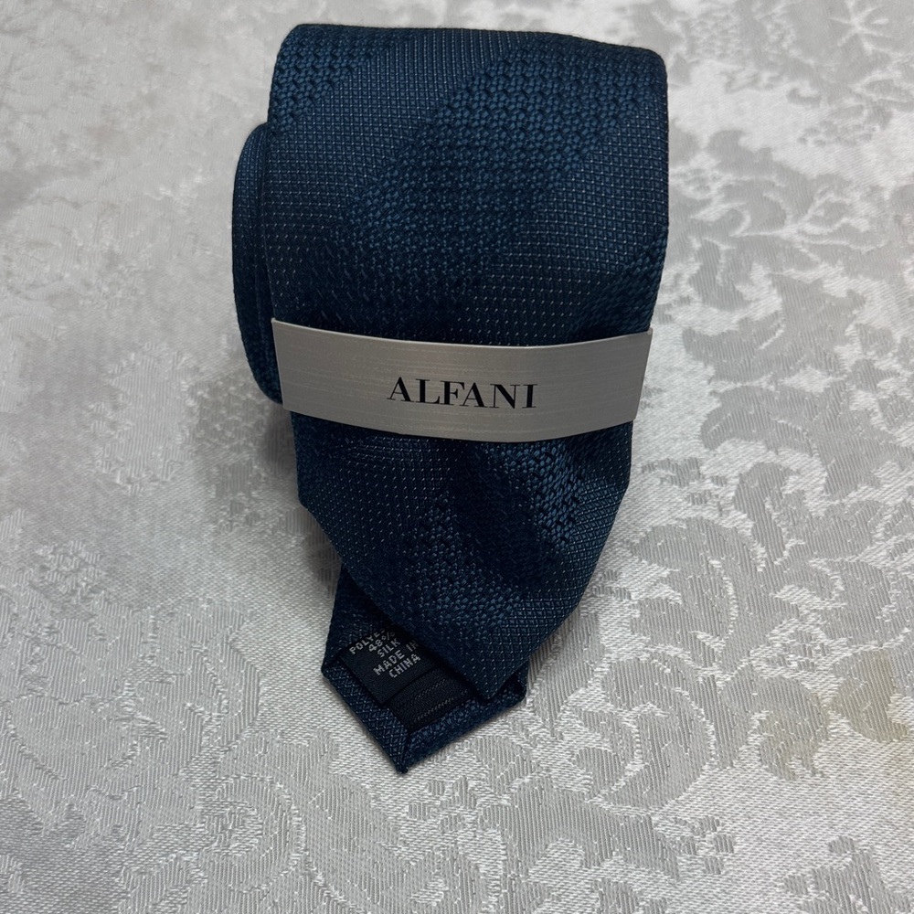 Alfani Men’s Navy Textured Silk Tie